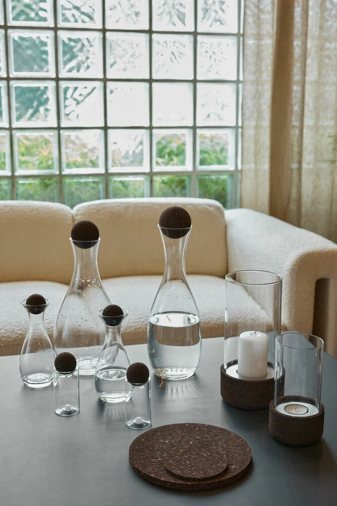 Nature karaff med mörkbrun korkkula