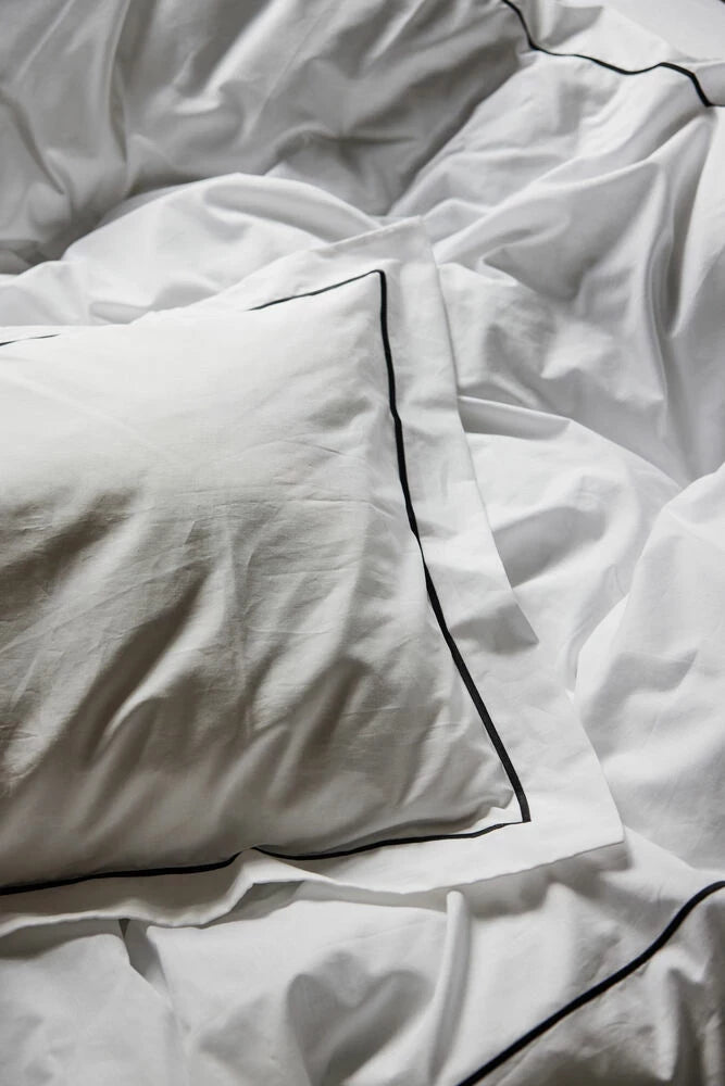 Carl påslakanset vit