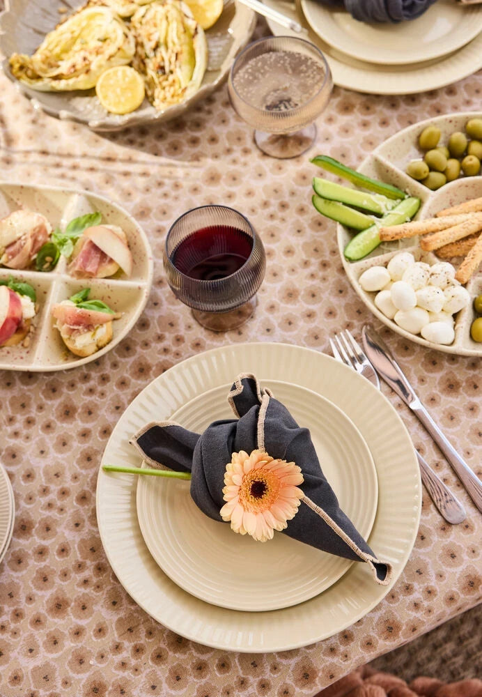 Dagny djupt fat medium